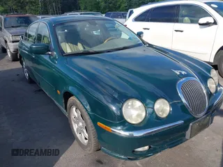 2000 Jaguar S-Type V8 z VIN SAJDA01DXYGL65063, wystawiony jako IAAI lot #42333463 z przebiegiem 122 067 mil mil oraz . Historia ofert i sprzedaży dostępna na DreamBid. Obrazek 1.