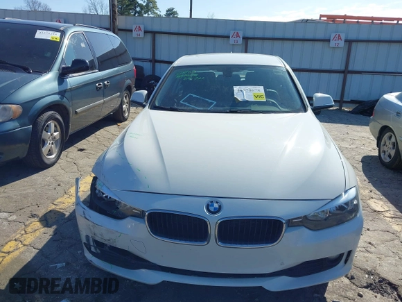 2014 BMW 3 Series 320i with VIN WBA3B1C50EK132169, listed as a IAAI auction lot 41570678 with 28,871 mi miles. Bid and sale history available at carsss.com. Image 12.