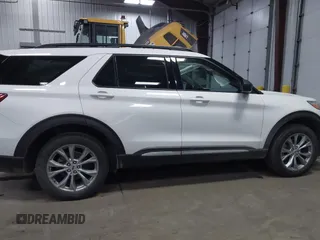 2022 Ford Explorer XLT with VIN 1FMSK8DH2NGA29432, listed as a IAAI auction lot 41614290 with 23,918 mi miles. Bid and sale history available at carsss.com. Image 13.
