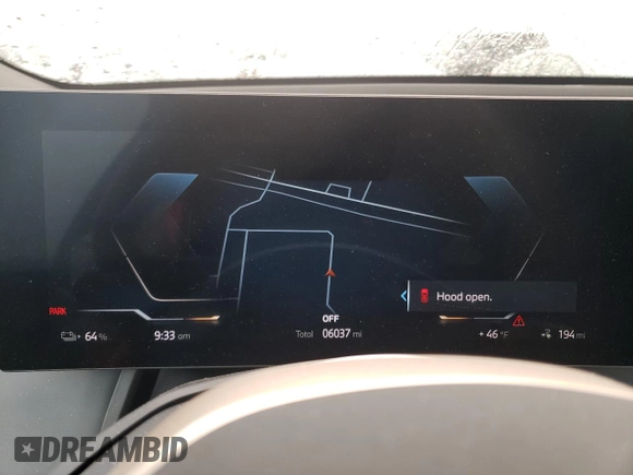 2023 BMW iX xDrive50 z VIN WB523CF04PCM84946, wystawiony jako Copart lot #47995414 z przebiegiem 6 037 mil mil oraz . Historia ofert i sprzedaży dostępna na DreamBid. Obrazek 9.