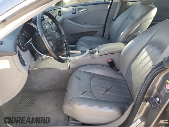 2008 Mercedes-Benz CLS 550 with VIN WDDDJ72X78A127146, listed as a Copart auction lot 43085125 with 162,953 mi miles and Non repairable. Bid and sale history available at DreamBid. Image 7.