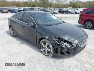 2013 Volvo S60 T5 Premier with VIN YV1612FS2D2193686, listed as a IAAI auction lot 41887293 with 100,612 mi miles. Bid and sale history available at carsss.com. Image 1.