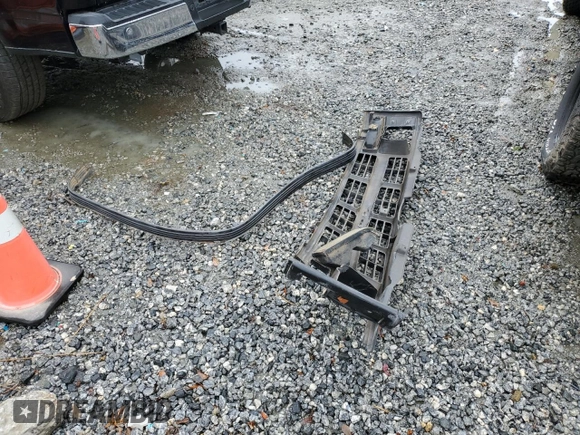 1999 Chevrolet Suburban with VIN 1GNEC16R3XJ492964, listed as a Copart auction lot 42053405 with 253,405 mi miles and Salvage Title. Bid and sale history available at carsss.com. Image 12.