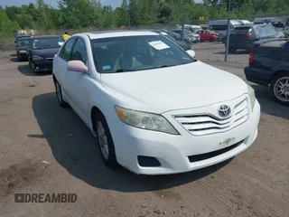 2011 Toyota Camry LE z VIN 4T1BF3EK1BU660073, wystawiony jako IAAI lot #42406455 z przebiegiem 170 506 mil mil oraz . Historia ofert i sprzedaży dostępna na DreamBid. Obrazek 1.