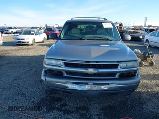 2002 Chevrolet Suburban Z71 with VIN 3GNFK16Z32G173307, listed as a IAAI auction lot 41557165 with 1 mi miles. Bid and sale history available at carsss.com. Image 12.