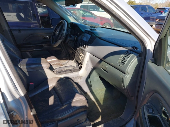2003 Honda Pilot EX with VIN 2HKYF18603H591082, listed as a IAAI auction lot 41189213 with 355,163 mi miles. Bid and sale history available at carsss.com. Image 5.