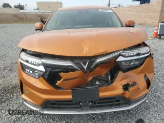 2023 VinFast VF 8 Eco z VIN RLLV1AEB5PH001763, wystawiony jako Copart lot #86904094 z przebiegiem 3 696 mil mil oraz Szkoda całkowita • Salvage title. Historia ofert i sprzedaży dostępna na DreamBid. Obrazek 5.