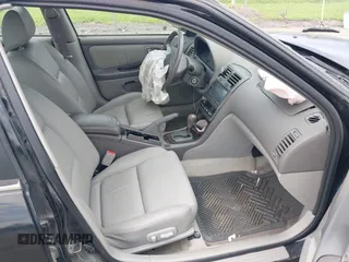2002 Nissan Maxima GXE with VIN JN1DA31D52T429057, listed as a IAAI auction lot 42771435 with 122,398 mi miles and . Bid and sale history available at DreamBid. Image 5.