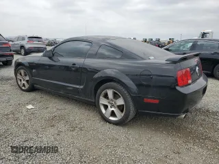 2005 Ford Mustang GT Deluxe z VIN 1ZVFT82H555212371, wystawiony jako Copart lot #55881535 z przebiegiem Nie podano mil oraz Czysty tytuł • Clean title. Historia ofert i sprzedaży dostępna na DreamBid. Obrazek 2.