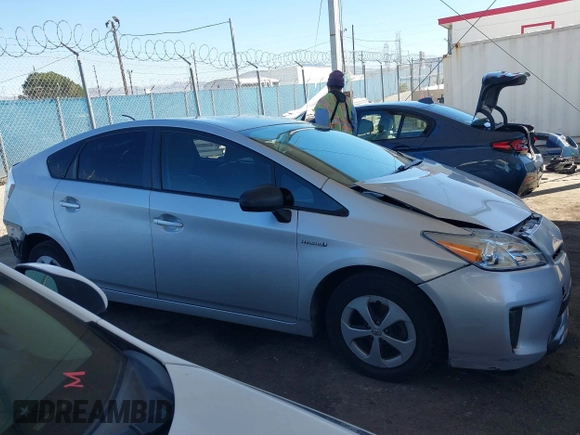 2015 Toyota Prius Four with VIN JTDKN3DU8F1999155, listed as a IAAI auction lot 41852226 with 415,013 mi miles. Bid and sale history available at carsss.com. Image 13.