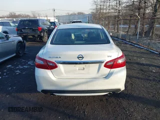 2018 Nissan Altima 2.5 S with VIN 1N4AL3AP2JC225714, listed as a IAAI auction lot 41200103 with 34,126 mi miles. Bid and sale history available at carsss.com. Image 16.