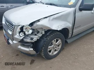 2008 Ford Explorer XLT z VIN 1FMEU73E08UA01188, wystawiony jako IAAI lot #42242286 z przebiegiem 128 226 mil mil oraz . Historia ofert i sprzedaży dostępna na DreamBid. Obrazek 6.