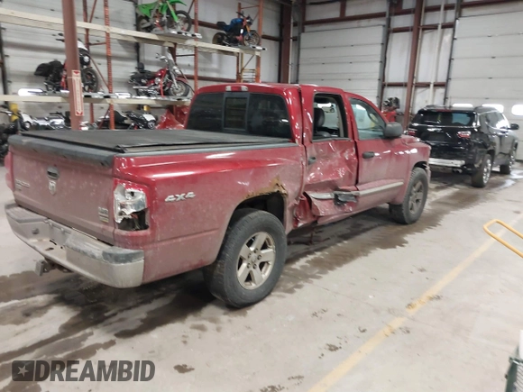 2008 Dodge Dakota Laramie z VIN 1D7HW58N98S634217, wystawiony jako IAAI lot #41739357 z przebiegiem 263 329 mil mil oraz . Historia ofert i sprzedaży dostępna na DreamBid. Obrazek 4.