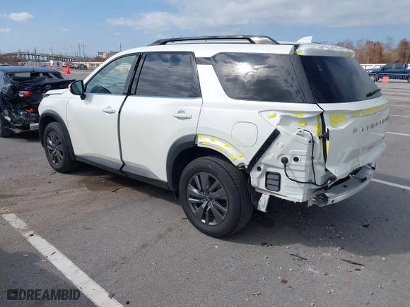 2024 Nissan Pathfinder SV with VIN 5N1DR3BA5RC256432, listed as a IAAI auction lot 41423829 with 17,676 mi miles. Bid and sale history available at carsss.com. Image 3.