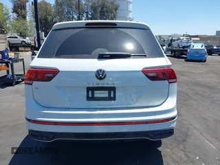 2022 Volkswagen Tiguan SE R-Line Black with VIN 3VVCB7AX3NM073218, listed as a IAAI auction lot 42254388 with 31,998 mi miles and . Bid and sale history available at DreamBid. Image 16.