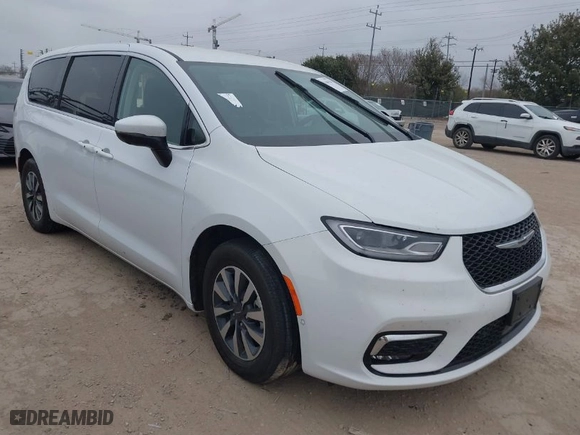 2023 Chrysler Pacifica Hybrid Touring L with VIN 2C4RC1L7XPR588776, listed as a IAAI auction lot 41344136 with 47,165 mi miles. Bid and sale history available at carsss.com. Image 1.