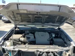 2017 Toyota Tacoma Limited z VIN 3TMEZ5CNXHM039140, wystawiony jako Copart lot #69320405 z przebiegiem 100 906 mil mil oraz Szkoda całkowita • Salvage title. Historia ofert i sprzedaży dostępna na DreamBid. Obrazek 13.