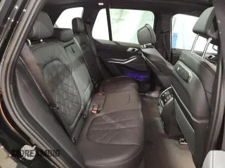 2024 BMW X5 xDrive40i z VIN 5UX23EU09R9V62123, wystawiony jako Copart lot #58241675 z przebiegiem 46 253 mil mil oraz Tytuł czysty. Historia ofert i sprzedaży dostępna na DreamBid. Obrazek 11.