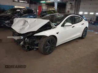 2022 Tesla Model S z VIN 5YJSA1E59NF493914, wystawiony jako IAAI lot #41626020 z przebiegiem Nie podano mil oraz . Historia ofert i sprzedaży dostępna na DreamBid. Obrazek 17.