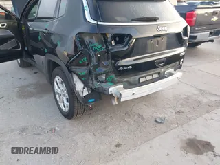2024 Jeep Compass Latitude с VIN 3C4NJDBN4RT117244, выставлен на аукционе IAAI как лот 42702449 с пробегом 31 533 миль миль и . История ставок и продаж доступна на DreamBid. Изображение 6.