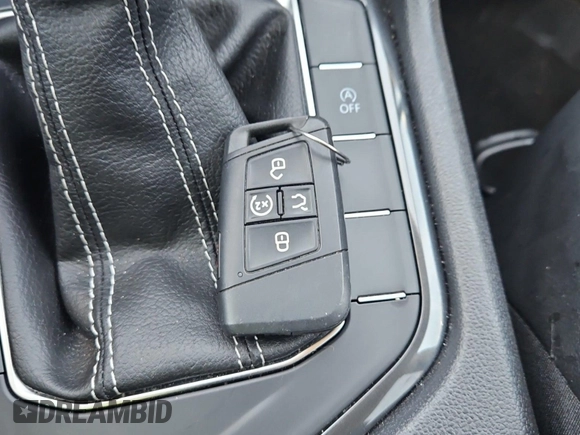 2024 Volkswagen Tiguan SE z VIN 3VV3B7AX3RM105123, wystawiony jako IAAI lot #42796460 z przebiegiem 36 543 mil mil oraz . Historia ofert i sprzedaży dostępna na DreamBid. Obrazek 26.