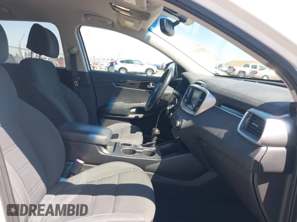 2017 Kia Sorento LX with VIN 5XYPGDA59HG307040, listed as a IAAI auction lot 42125920 with 125,303 mi miles and . Bid and sale history available at carsss.com. Image 5.