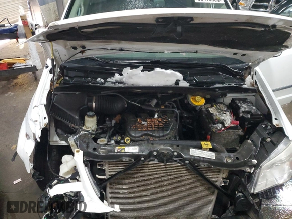 2014 Chrysler Town & Country Touring with VIN 2C4RC1BG0ER449691, listed as a Copart auction lot 88419865 with 173,126 mi miles and Salvage Title. Bid and sale history available at carsss.com. Image 13.