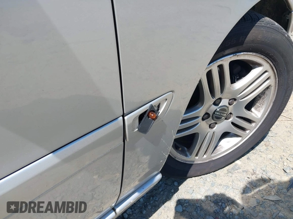 2006 Volvo V70 2.5L Turbo with VIN YV1SW592062557300, listed as a IAAI auction lot 42186688 with 206,502 mi miles and . Bid and sale history available at DreamBid. Image 6.