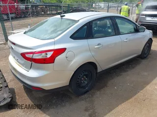 2012 Ford Focus SE с VIN 1FAHP3F25CL354274, выставлен на аукционе IAAI как лот 42560802 с пробегом 198 531 миль миль и . История ставок и продаж доступна на DreamBid. Изображение 4.