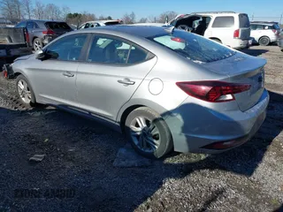 2020 Hyundai Elantra SEL z VIN 5NPD84LF6LH547993, wystawiony jako IAAI lot #41036804 z przebiegiem 72 360 mil mil oraz . Historia ofert i sprzedaży dostępna na DreamBid. Obrazek 3.