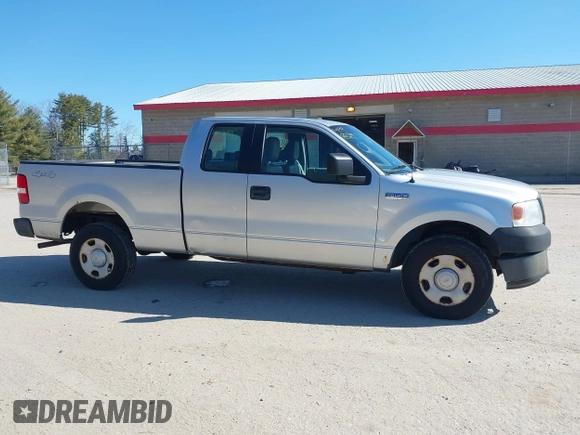 2005 Ford F-150 STX with VIN 1FTRX14W75FB45211, listed as a IAAI auction lot 41998529 with 325,970 mi miles. Bid and sale history available at carsss.com. Image 14.