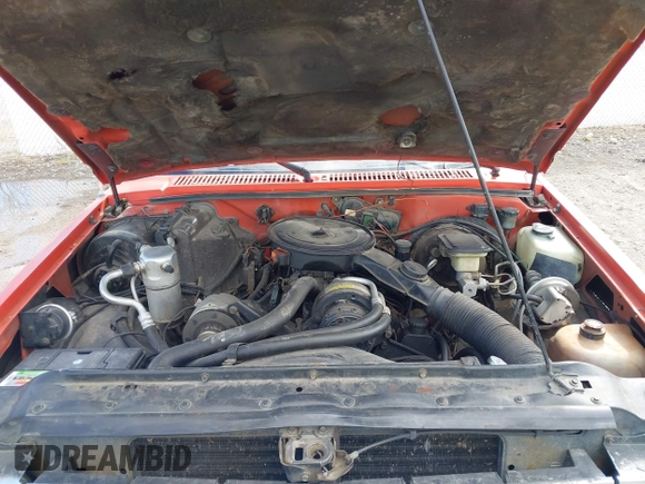 1984 Chevrolet Blazer z VIN 1G8CT18B1E8203630, wystawiony jako IAAI lot #42143372 z przebiegiem 15 mil mil oraz . Historia ofert i sprzedaży dostępna na DreamBid. Obrazek 10.