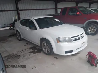 2014 Dodge Avenger SE z VIN 1C3CDZAB2EN184104, wystawiony jako IAAI lot #42227366 z przebiegiem 118 235 mil mil oraz . Historia ofert i sprzedaży dostępna na DreamBid. Obrazek 1.