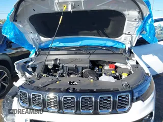 2025 Jeep Compass Limited with VIN 3C4NJDCN0ST566747, listed as a IAAI auction lot 42224070 with 578 mi miles and . Bid and sale history available at DreamBid. Image 10.