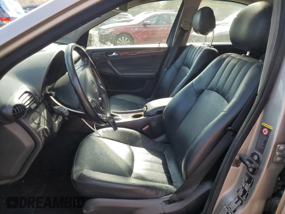 2005 Mercedes-Benz C 320 с VIN WDBRF84J15F669713, выставлен на аукционе Copart как лот 75413424 с пробегом 260 776 миль миль и Списание • Salvage title. История ставок и продаж доступна на DreamBid. Изображение 7.