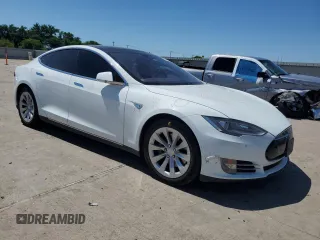 2016 Tesla Model S 70 with VIN 5YJSA1E11GF136081, listed as a Copart auction lot 53470695 with 109,796 mi miles and Clean title. Bid and sale history available at DreamBid. Image 4.