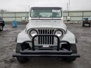 1985 Jeep CJ z VIN 1JCCM87AXFT128119, wystawiony jako Copart lot #42979045 z przebiegiem 83 932 mil mil oraz Tytuł czysty. Historia ofert i sprzedaży dostępna na DreamBid. Obrazek 5.