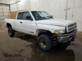 1998 Dodge Ram 2500 with VIN 3B7KF22Z0WG106242, listed as a Copart auction lot 43757935 with 231,819 mi miles and Clean Title. Bid and sale history available at carsss.com. Image 4.