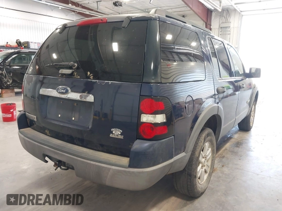 2006 Ford Explorer XLT with VIN 1FMEU73E86UB41275, listed as a IAAI auction lot 41980955 with 243,779 mi miles. Bid and sale history available at carsss.com. Image 4.