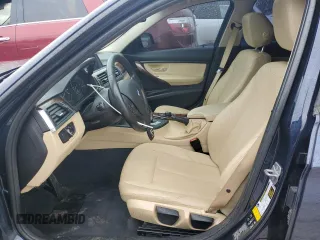 2017 BMW 3 Series 320i xDrive z VIN WBA8E5G34HNU43183, wystawiony jako Copart lot #58128305 z przebiegiem 101 855 mil mil oraz Szkoda całkowita • Salvage title. Historia ofert i sprzedaży dostępna na DreamBid. Obrazek 7.