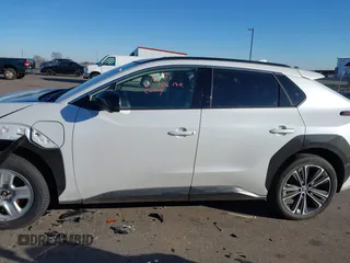 2023 Toyota bZ4X XLE z VIN JTMABACA5PA035744, wystawiony jako IAAI lot #41264742 z przebiegiem 27 792 mil mil oraz . Historia ofert i sprzedaży dostępna na DreamBid. Obrazek 15.