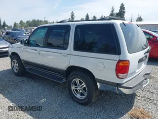 1998 Ford Explorer XL z VIN 1FMZU34E3WZA90831, wystawiony jako IAAI lot #42500120 z przebiegiem 97 799 mil mil oraz . Historia ofert i sprzedaży dostępna na DreamBid. Obrazek 3.