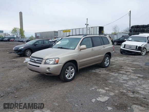 2006 Toyota Highlander Hybrid with VIN JTEEW21AX60007243, listed as a IAAI auction lot 42032134 with 154,901 mi miles. Bid and sale history available at carsss.com. Image 2.
