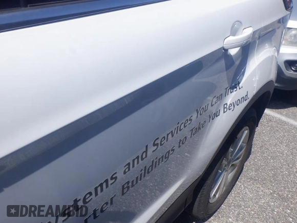 2019 Ford Escape SE z VIN 1FMCU9GD0KUB11766, wystawiony jako IAAI lot #42302378 z przebiegiem 106 441 mil mil oraz . Historia ofert i sprzedaży dostępna na DreamBid. Obrazek 1.