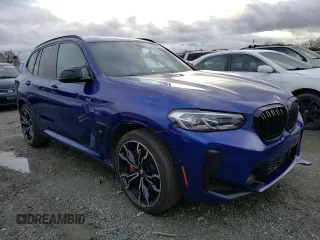2022 BMW X3 M z VIN 5YM13EC09N9J58240, wystawiony jako Copart lot #39206934 z przebiegiem 9945 mil mil oraz . Historia ofert i sprzedaży dostępna na DreamBid. Obrazek 4.