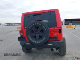 2017 Jeep Wrangler Unlimited 75th Anniversary z VIN 1C4BJWEG6HL575731, wystawiony jako IAAI lot #41704339 z przebiegiem 73 742 mil mil oraz . Historia ofert i sprzedaży dostępna na DreamBid. Obrazek 17.