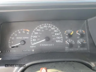 1999 GMC Denali z VIN 1GKEK13R4XR909773, wystawiony jako Copart lot #80350594 z przebiegiem 177 807 mil mil oraz Szkody całkowita. Historia ofert i sprzedaży dostępna na DreamBid. Obrazek 9.