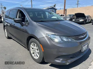 2019 Chrysler Pacifica Touring with VIN 2C4RC1DG9KR556134, listed as a IAAI auction lot 42658532 with 72,146 mi miles and . Bid and sale history available at DreamBid. Image 7.