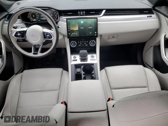 2024 Jaguar F-Pace R-Dynamic S z VIN SADCT2EX1RA727701, wystawiony jako Copart lot #81951884 z przebiegiem 3 721 mil mil oraz Szkoda całkowita • Salvage title. Historia ofert i sprzedaży dostępna na DreamBid. Obrazek 8.
