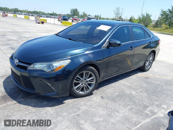 2015 Toyota Camry XLE with VIN 4T1BF1FK1FU072635, listed as a IAAI auction lot 42145826 with 101,633 mi miles. Bid and sale history available at carsss.com. Image 2.